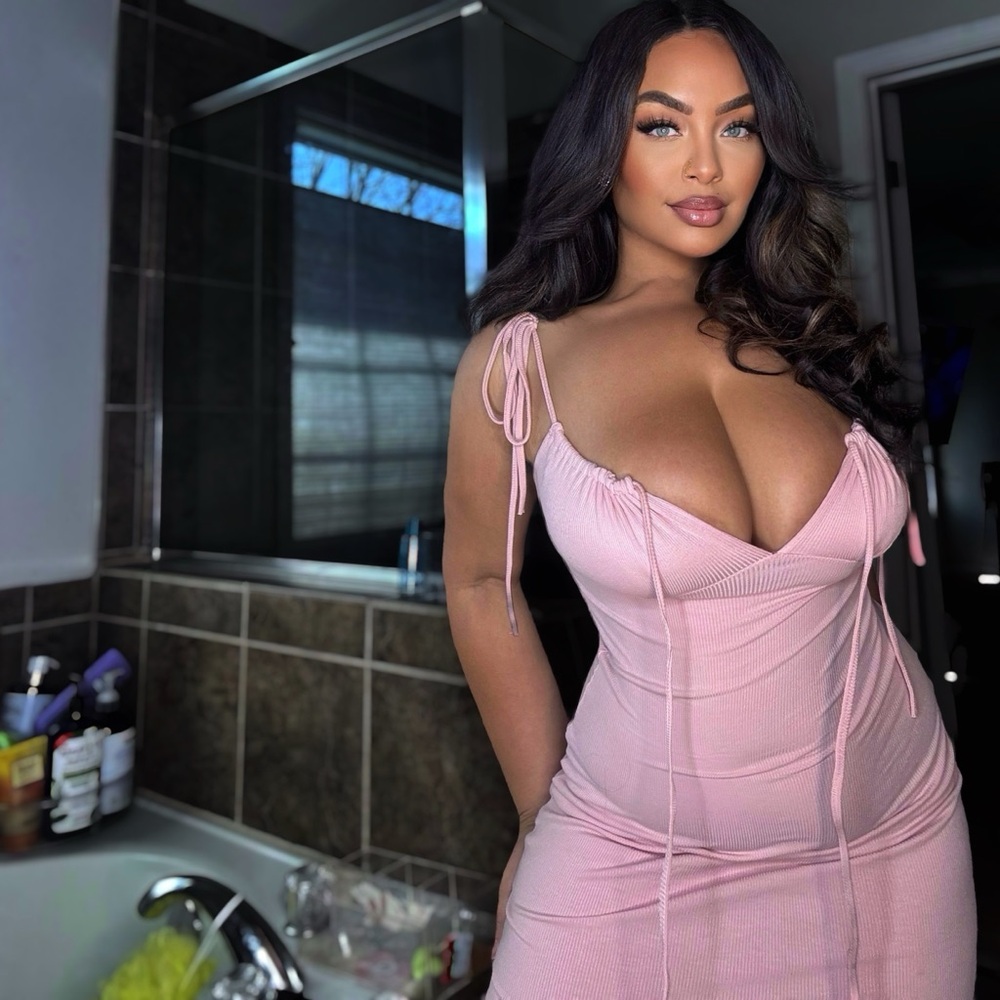 Elegant Pink Sleeveless Dress